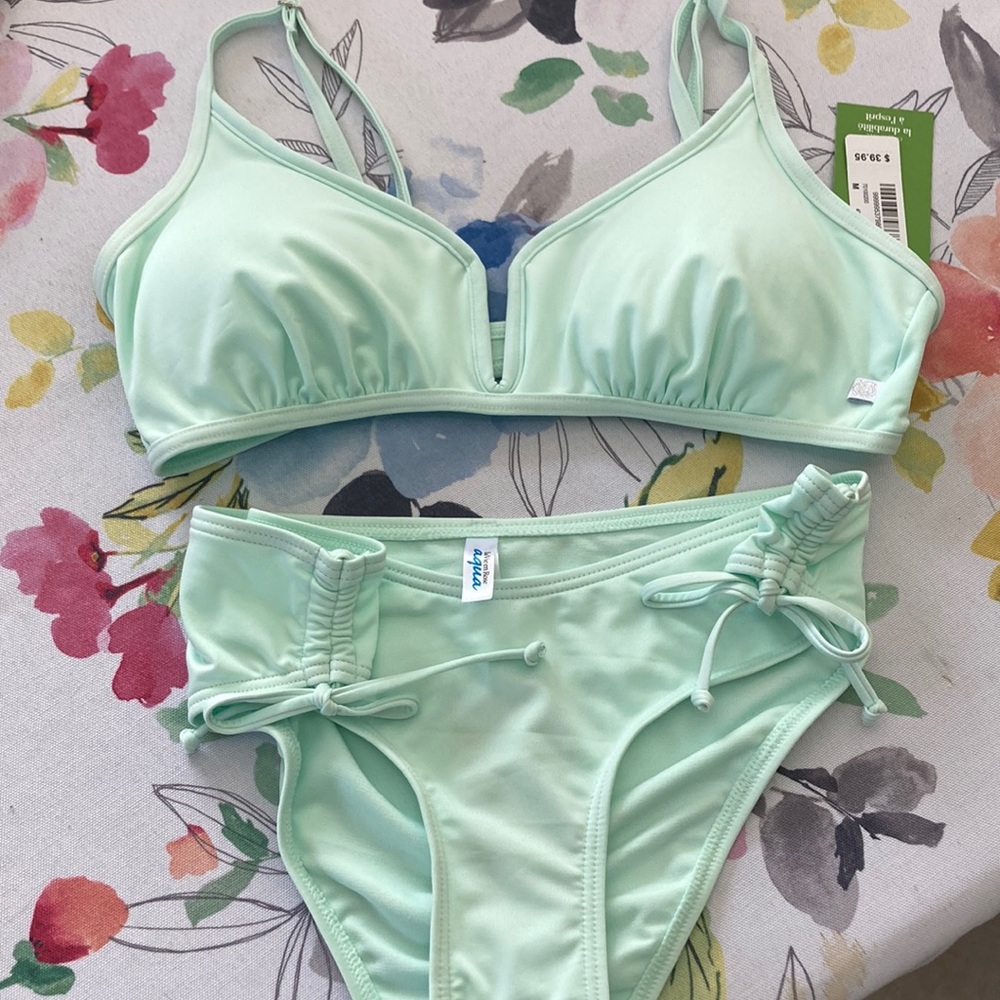 NWT BIKINI 👙 La Vie en Rose Turquoise SIZE MEDIUM (Both Top & Bottoms)